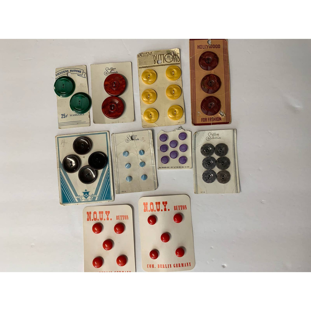 Vintage Buttons Plastic Lot of 47 Buttons‎ New Old Stock NOS